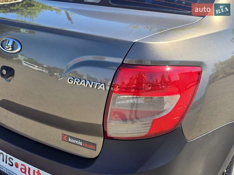 Седан ВАЗ / Lada 2190 Granta 2015 в Хмельницком
