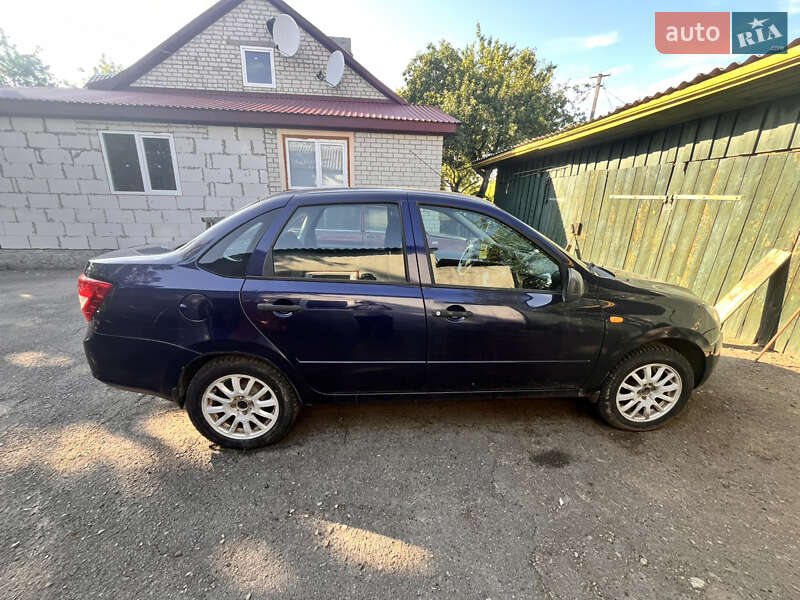 Седан ВАЗ / Lada 2190 Granta 2014 в Коростишеві