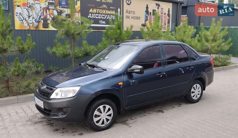 Седан ВАЗ / Lada 2190 Granta 2012 в Києві
