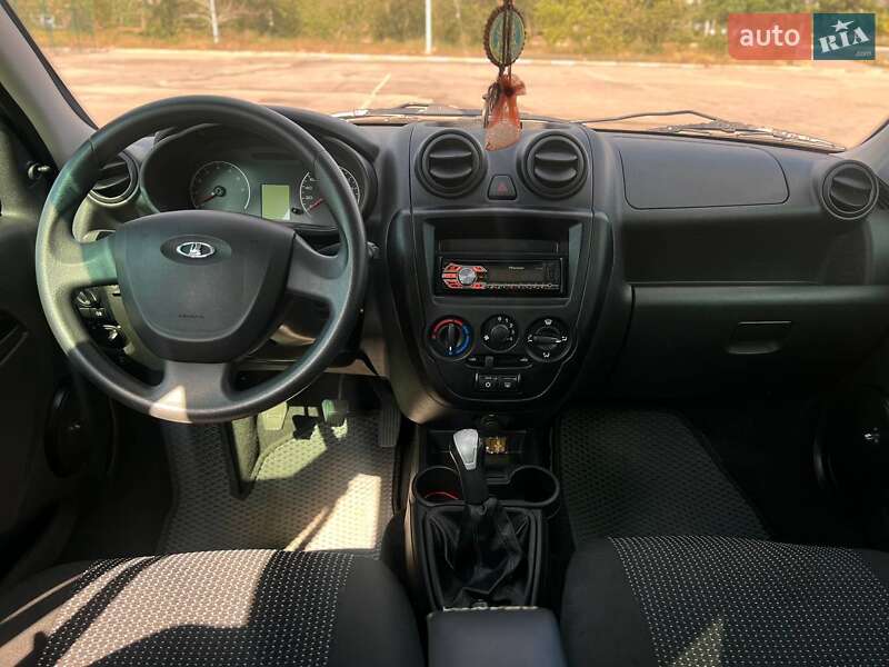 Седан ВАЗ / Lada 2190 Granta 2013 в Запоріжжі