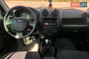 Седан ВАЗ 2190 Granta 2013 в 