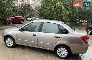 Седан ВАЗ 2190 Granta 2020 в 