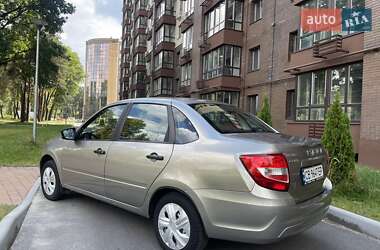 Седан ВАЗ 2190 Granta 2020 в 