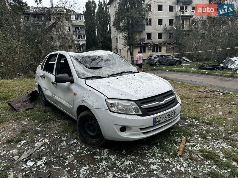 ВАЗ / Lada 2190 Granta 2013