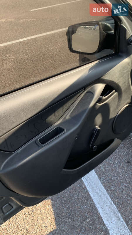 Седан ВАЗ / Lada 2190 Granta 2012 в Житомире