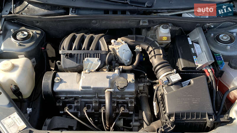 Седан ВАЗ / Lada 2190 Granta 2012 в Житомире