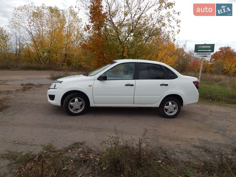 Седан ВАЗ / Lada 2190 Granta 2016 в Олександрії