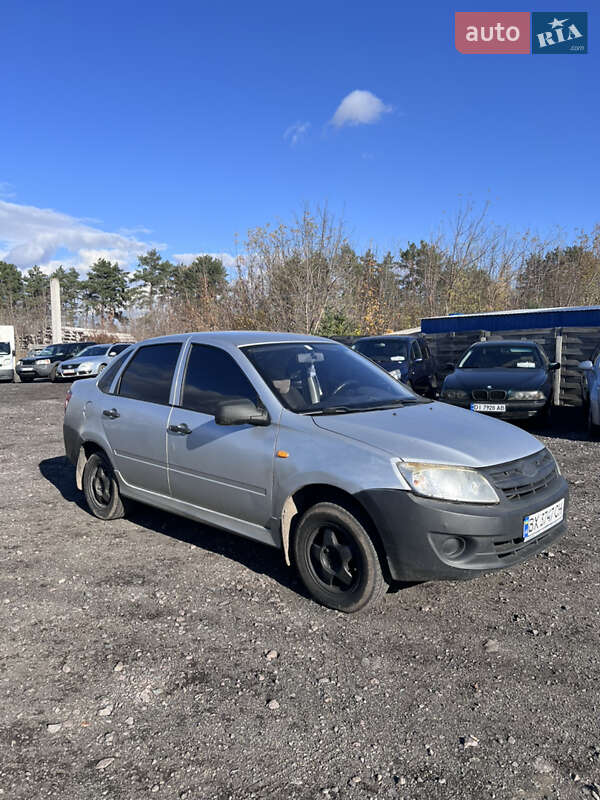 Седан ВАЗ / Lada 2190 Granta 2012 в Белогородке фото 3 Седан ВАЗ / Lada 2190 Granta 2012 в Белогородке