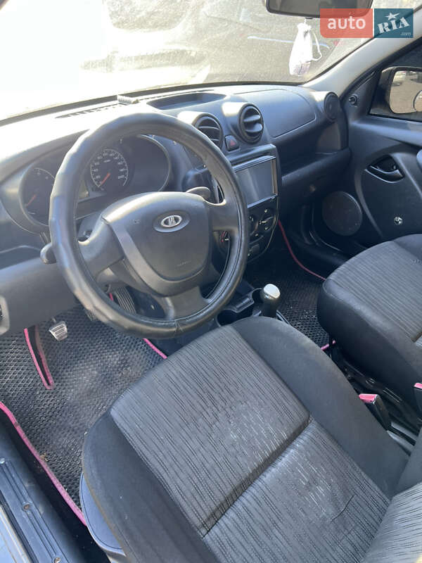 Седан ВАЗ / Lada 2190 Granta 2012 в Белогородке фото 8 Седан ВАЗ / Lada 2190 Granta 2012 в Белогородке