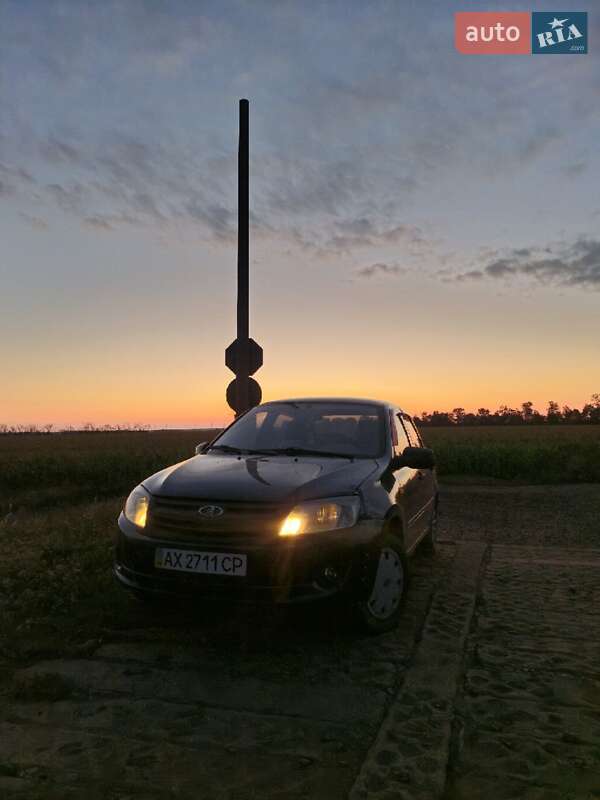 Седан ВАЗ / Lada 2190 Granta 2012 в Харкові фото Седан ВАЗ / Lada 2190 Granta 2012 в Харкові