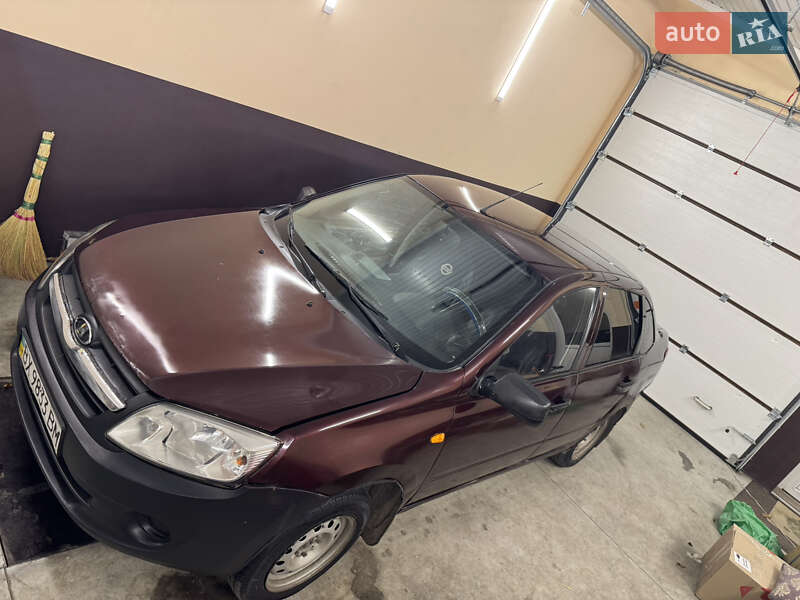 Седан ВАЗ / Lada 2190 Granta 2013 в Бердичеве фото 3 Седан ВАЗ / Lada 2190 Granta 2013 в Бердичеве