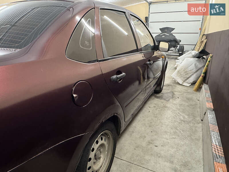 Седан ВАЗ / Lada 2190 Granta 2013 в Бердичеве фото 13 Седан ВАЗ / Lada 2190 Granta 2013 в Бердичеве