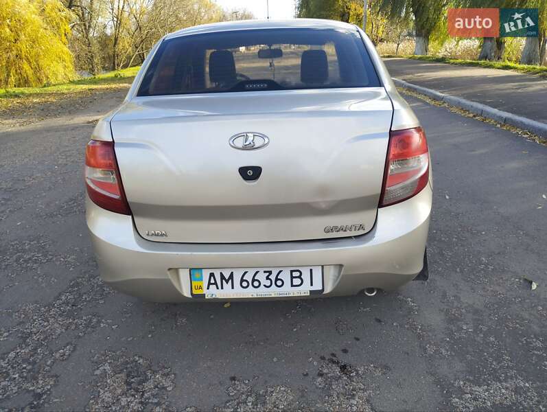 Седан ВАЗ / Lada 2190 Granta 2013 в Ружине