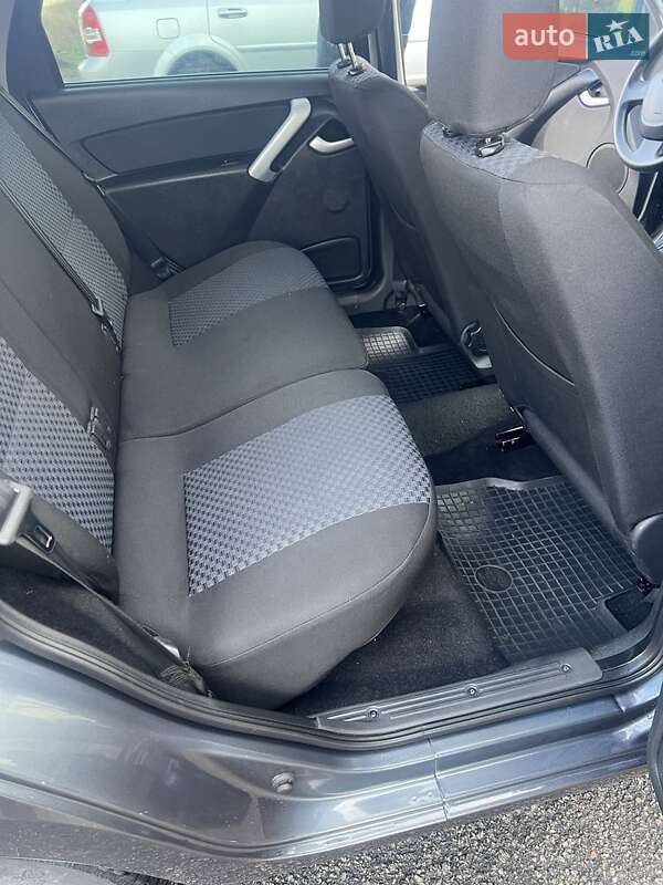 Седан ВАЗ / Lada 2190 Granta 2015 в Кобеляках