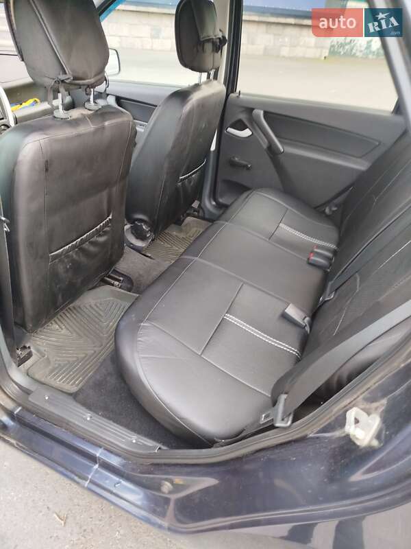 Седан ВАЗ / Lada 2190 Granta 2011 в Киеве