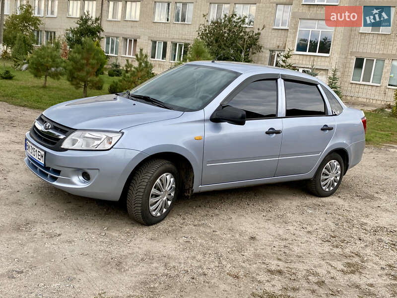 Седан ВАЗ / Lada 2190 Granta 2014 в Ахтырке фото 3 Седан ВАЗ / Lada 2190 Granta 2014 в Ахтырке