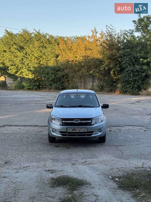 Седан ВАЗ / Lada 2190 Granta 2013 в Запорожье