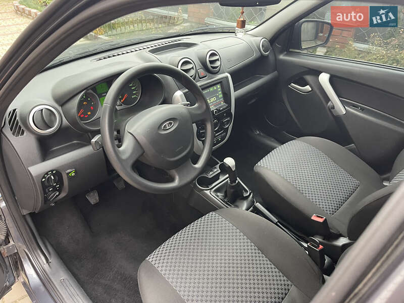 Седан ВАЗ / Lada 2190 Granta 2015 в Харкові