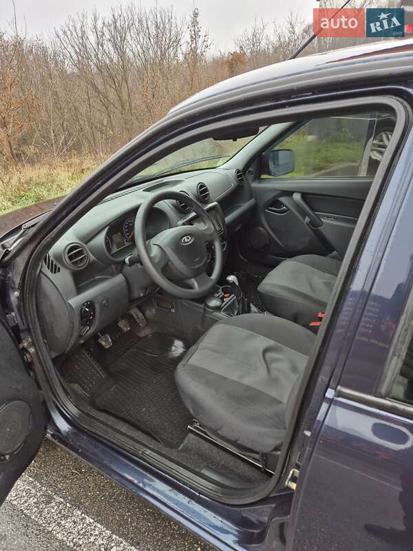 Седан ВАЗ / Lada 2190 Granta 2013 в Харькове