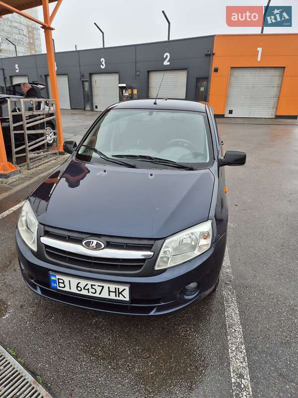 ВАЗ / Lada 2190 Granta 2013