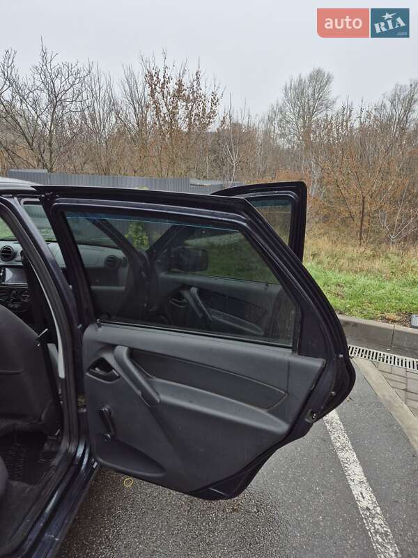 Седан ВАЗ / Lada 2190 Granta 2013 в Харькове