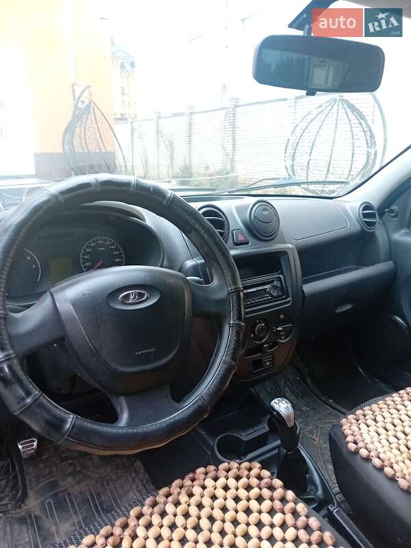 Седан ВАЗ / Lada 2190 Granta 2014 в Виноградове