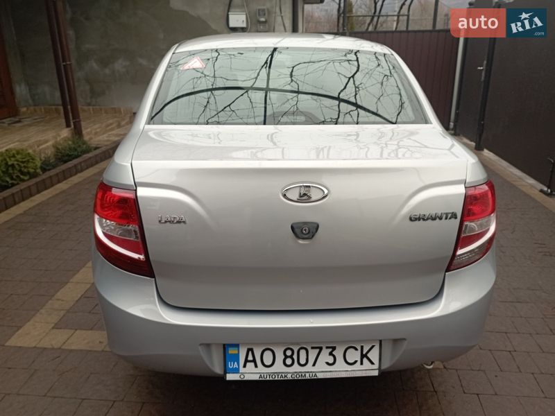 Седан ВАЗ / Lada 2190 Granta 2018 в Сваляве