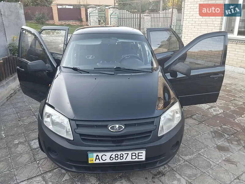 ВАЗ / Lada 2190 Granta 2012