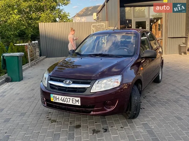 ВАЗ / Lada 2190 Granta 2012