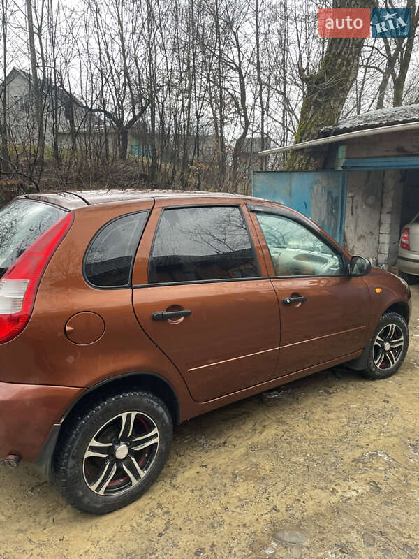 Хэтчбек ВАЗ / Lada 2194 Kalina 2008 в Тячеве