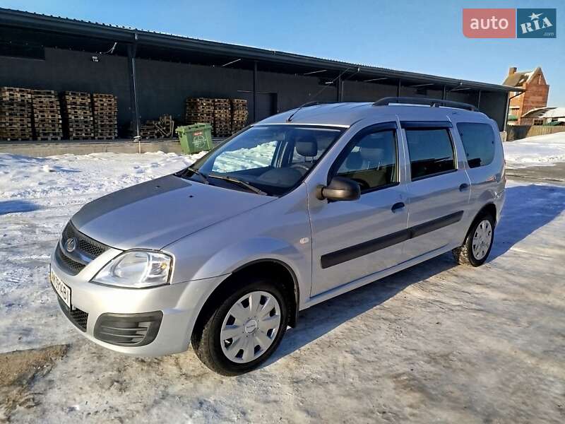 Универсал ВАЗ / Lada Largus 2014 в Житомире фото 2 Универсал ВАЗ / Lada Largus 2014 в Житомире