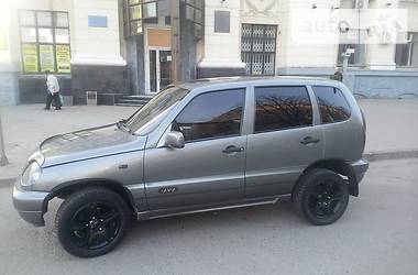 Внедорожник / Кроссовер ВАЗ / Lada Шевроле-Нива 2005 в Луганске