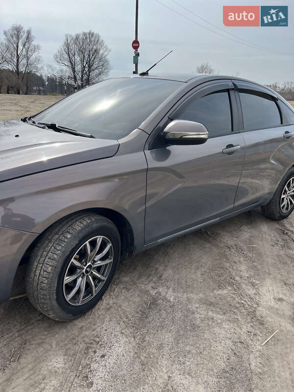 Седан ВАЗ / Lada Vesta 2017 в Богодухіву