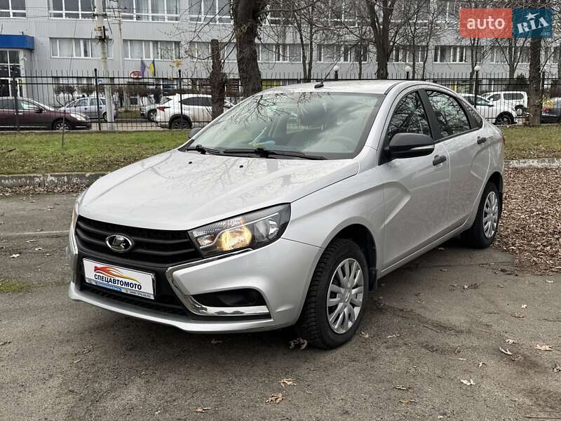 Седан ВАЗ / Lada Vesta 2021 в Киеве