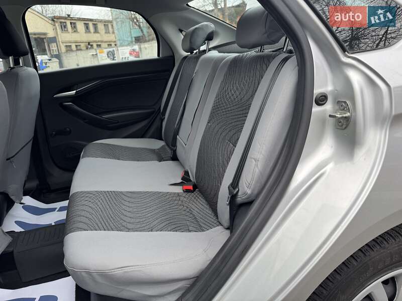 Седан ВАЗ / Lada Vesta 2021 в Киеве