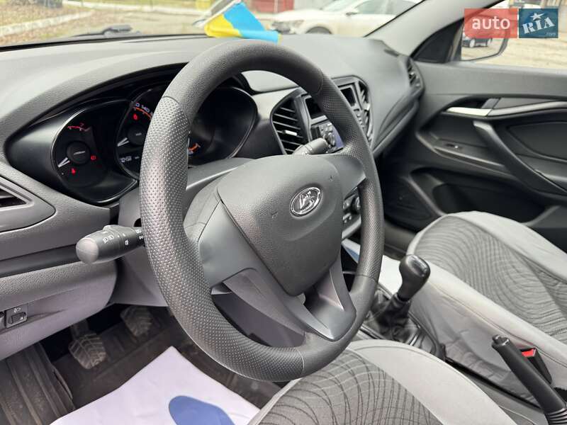 Седан ВАЗ / Lada Vesta 2021 в Киеве