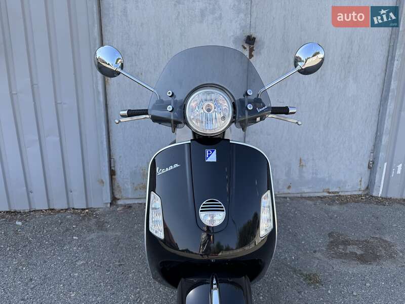 Максі-скутер Vespa GTS 2012 в Дніпрі