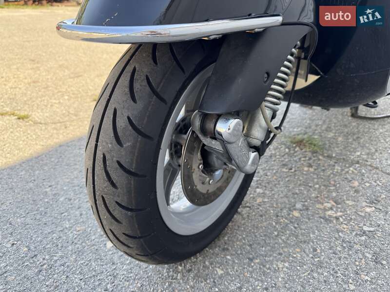 Максі-скутер Vespa GTS 2012 в Дніпрі