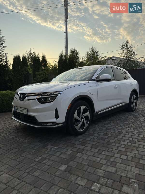 Внедорожник / Кроссовер VinFast VF-8 2022 в Киеве