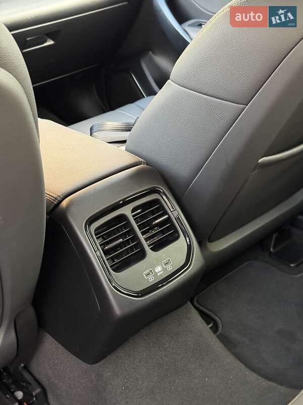 Внедорожник / Кроссовер VinFast VF-8 2022 в Киеве