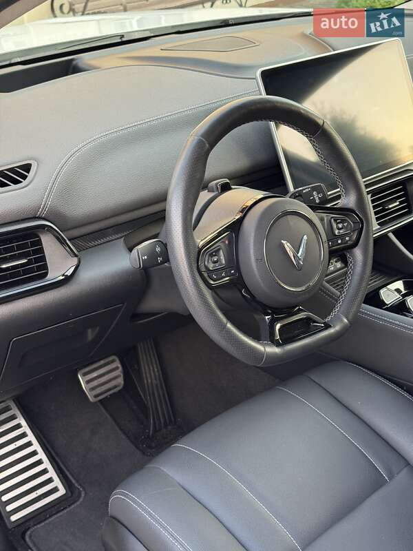 Внедорожник / Кроссовер VinFast VF-8 2022 в Киеве