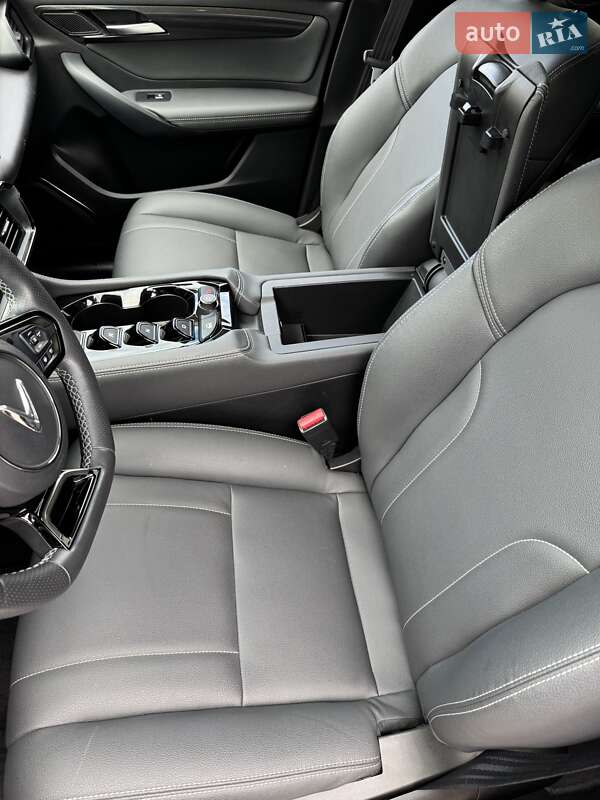 Внедорожник / Кроссовер VinFast VF-8 2022 в Киеве