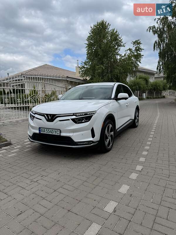 Внедорожник / Кроссовер VinFast VF-8 2022 в Киеве