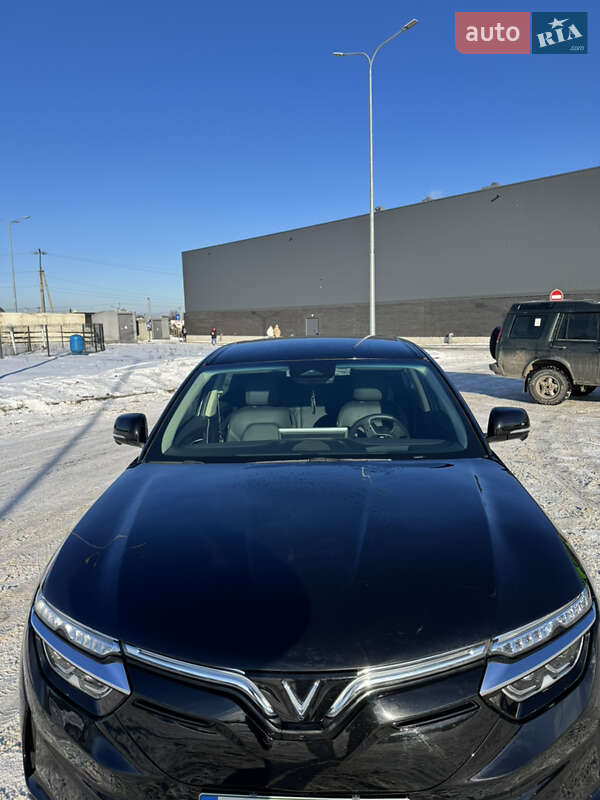 Внедорожник / Кроссовер VinFast VF-8 2023 в Киеве