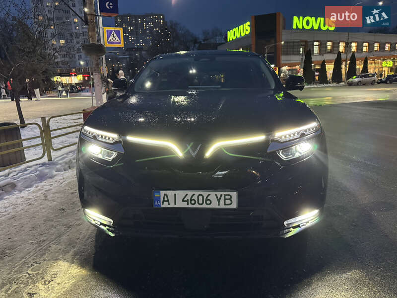 Внедорожник / Кроссовер VinFast VF-8 2023 в Киеве