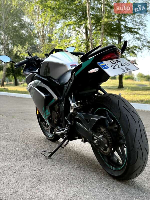 Спортбайк Voge 300RR 2021 в Смолином