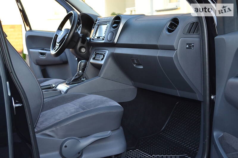 Позашляховик / Кросовер Volkswagen Amarok 2015 в Рівному