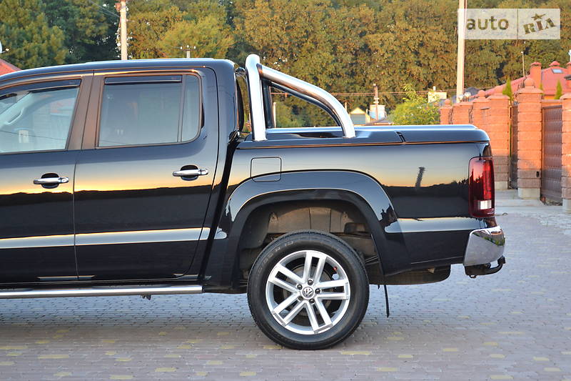 Позашляховик / Кросовер Volkswagen Amarok 2015 в Рівному