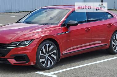 Купе Volkswagen Arteon 2018 в Киеве