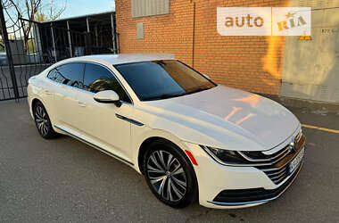 Лифтбек Volkswagen Arteon 2018 в Киеве